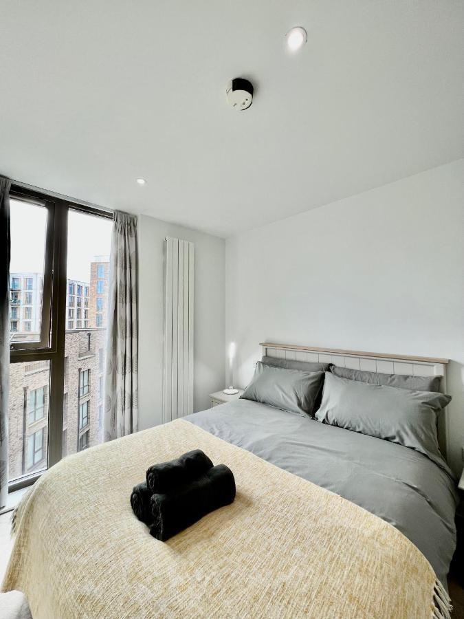 Luxury 2 Bedroom 2 Bathroom - Airport * London